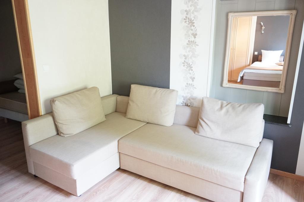 Hotel Les 5 Ourthes Houffalize Zimmer foto