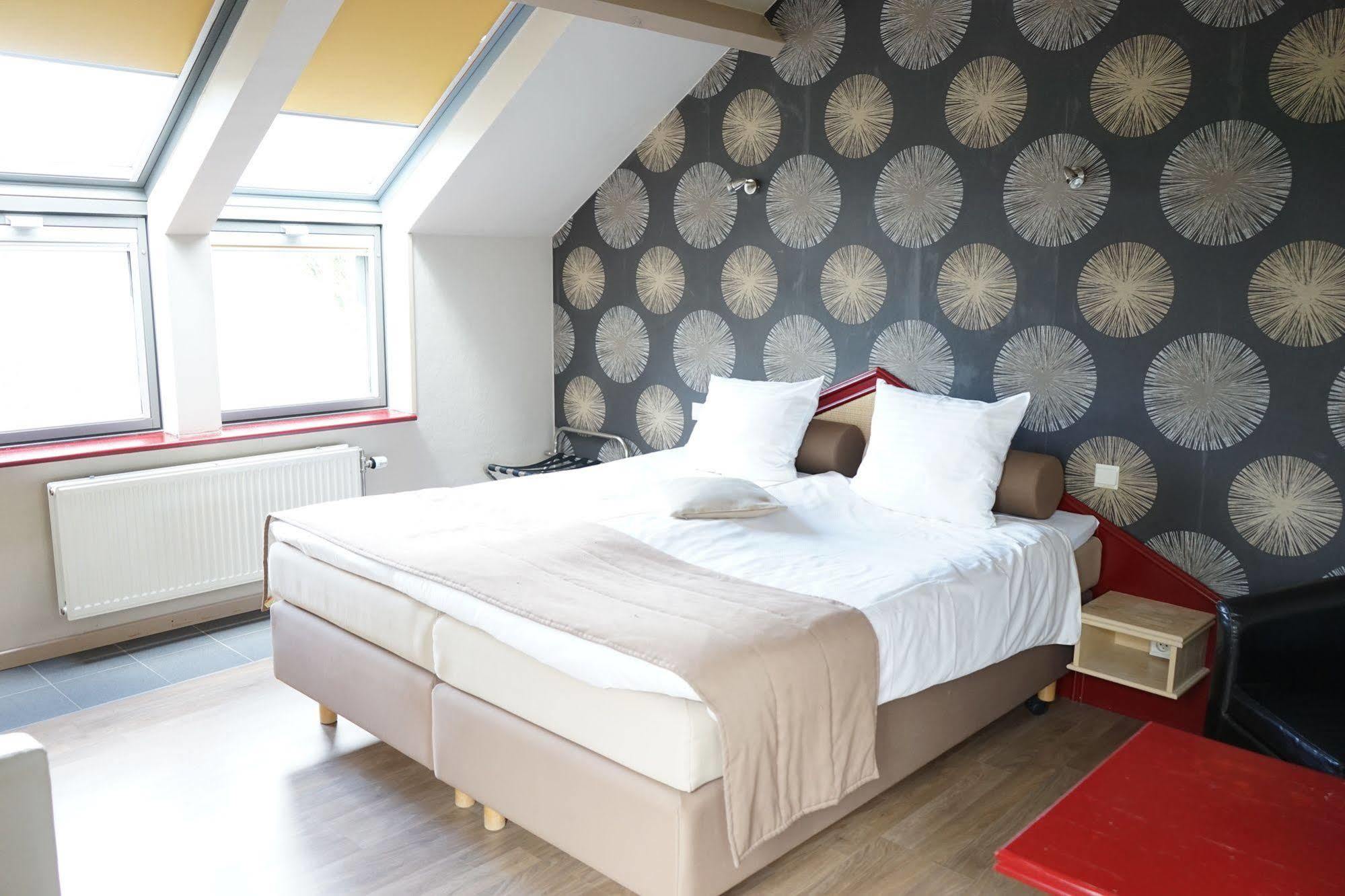 Hotel Les 5 Ourthes Houffalize Exterior foto